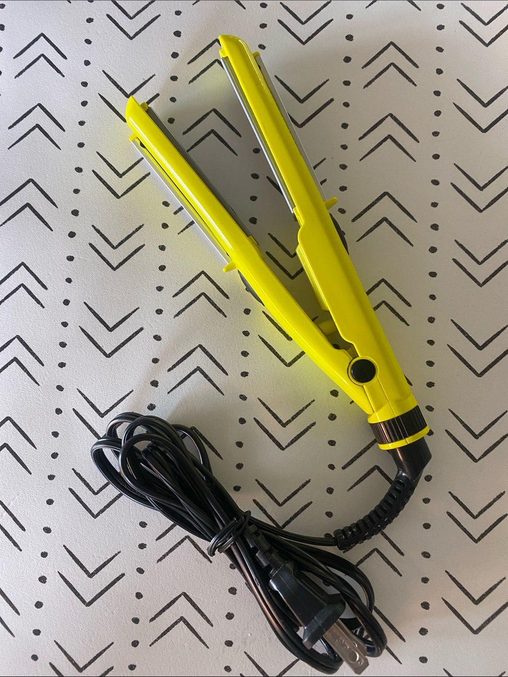Yellow Hair Straightener Flat Iron for Women - Compact Styling Tool